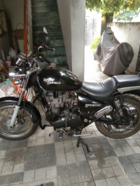 Black Royal Enfield Thunderbird 350