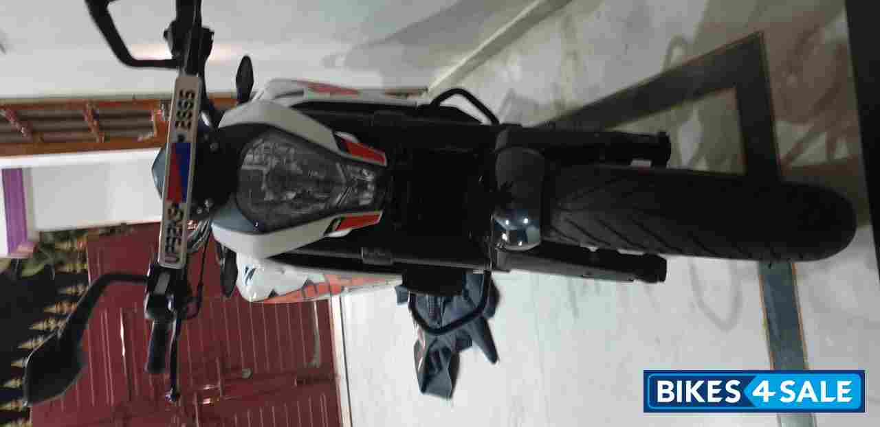 White KTM Duke 200