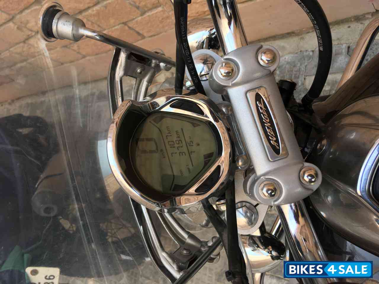 Auburn Black Bajaj Avenger Cruise 220 BS6