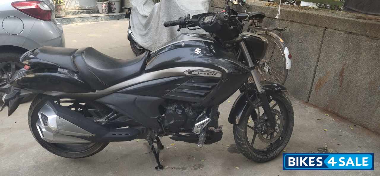 Suzuki Intruder 150