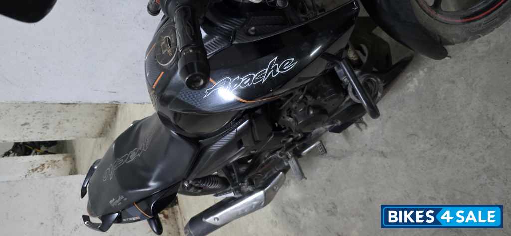 Black TVS Apache RTR 160