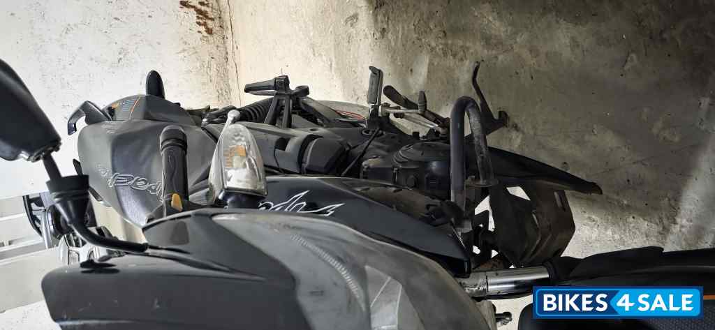 Black TVS Apache RTR 160 Black TVS Apache RTR 160