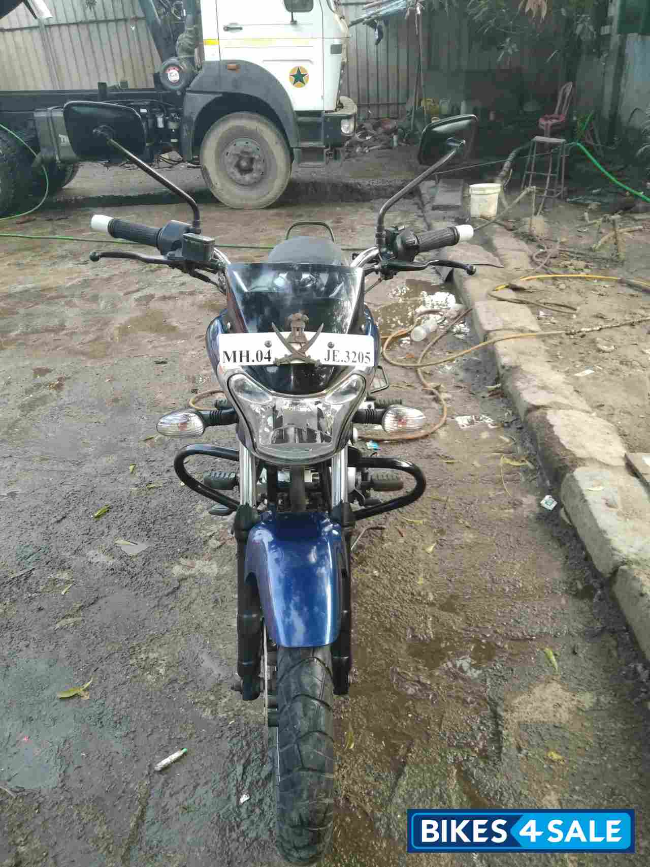 Blue Bajaj V15