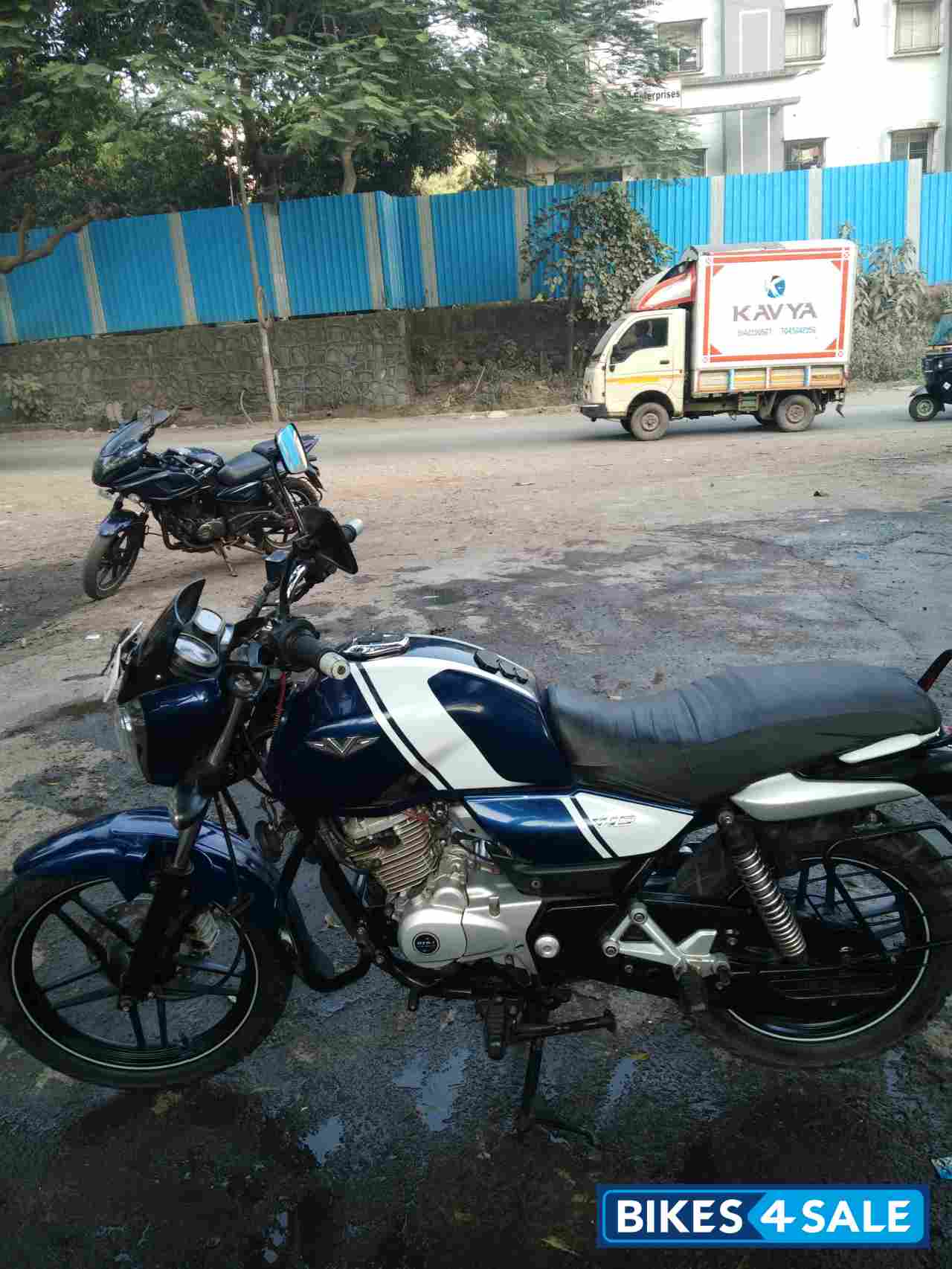 Blue Bajaj V15