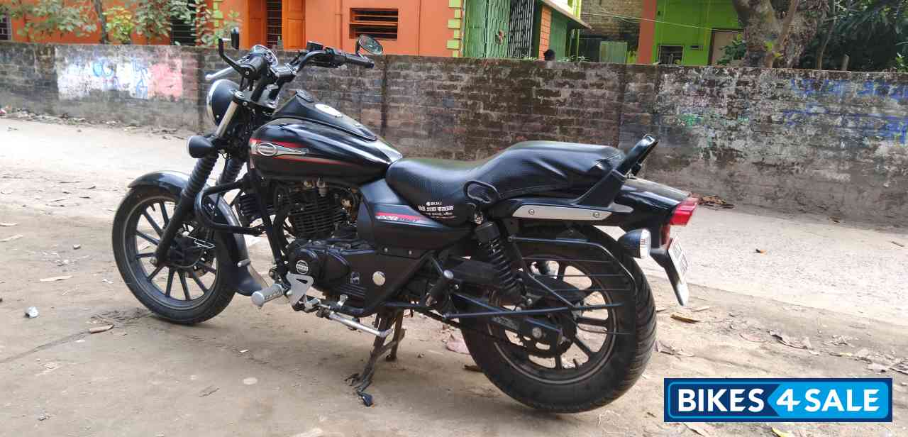 Bajaj Avenger Street 220