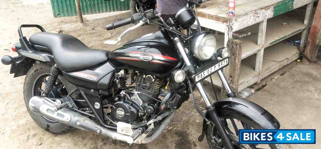 Bajaj Avenger 220 DTS-i
