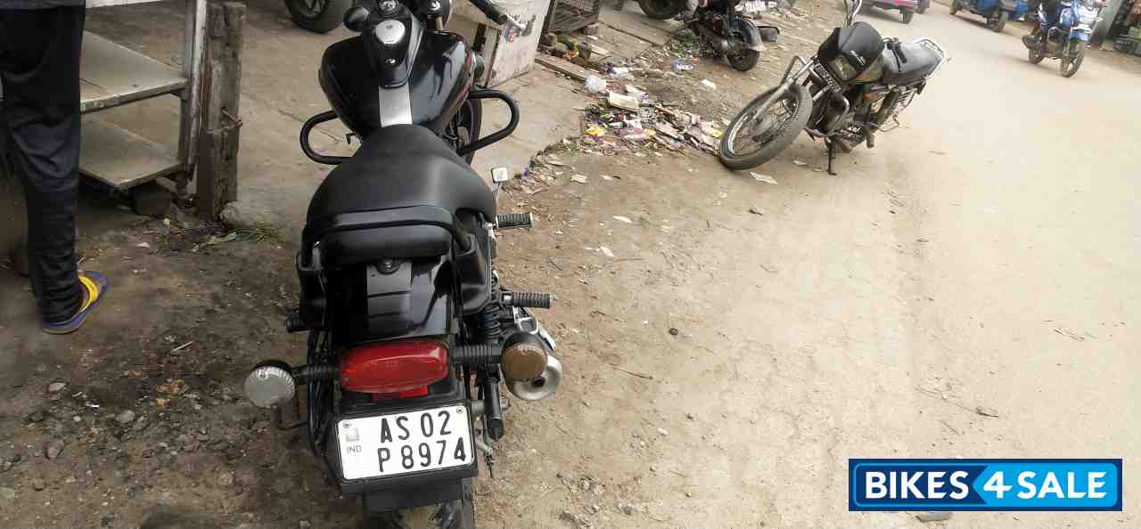 Bajaj Avenger 220 DTS-i