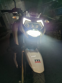 White TVS Apache RTR 200 4V 2020