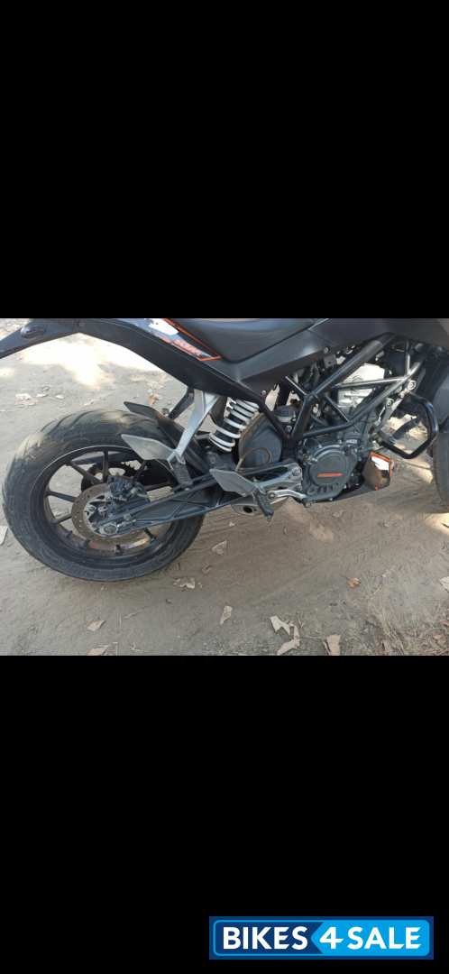 Black Orange KTM Duke 200