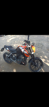 Black Orange KTM Duke 200