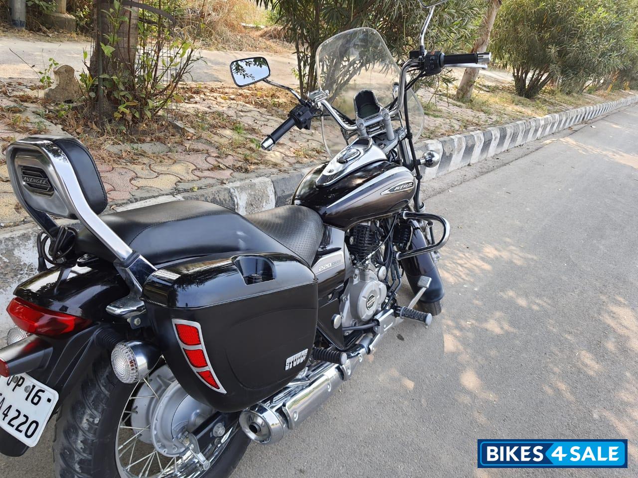 Bajaj Avenger Cruise 220 Bajaj Avenger Cruise 220