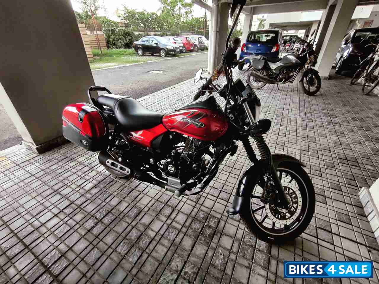 Red Bajaj Avenger Street 160