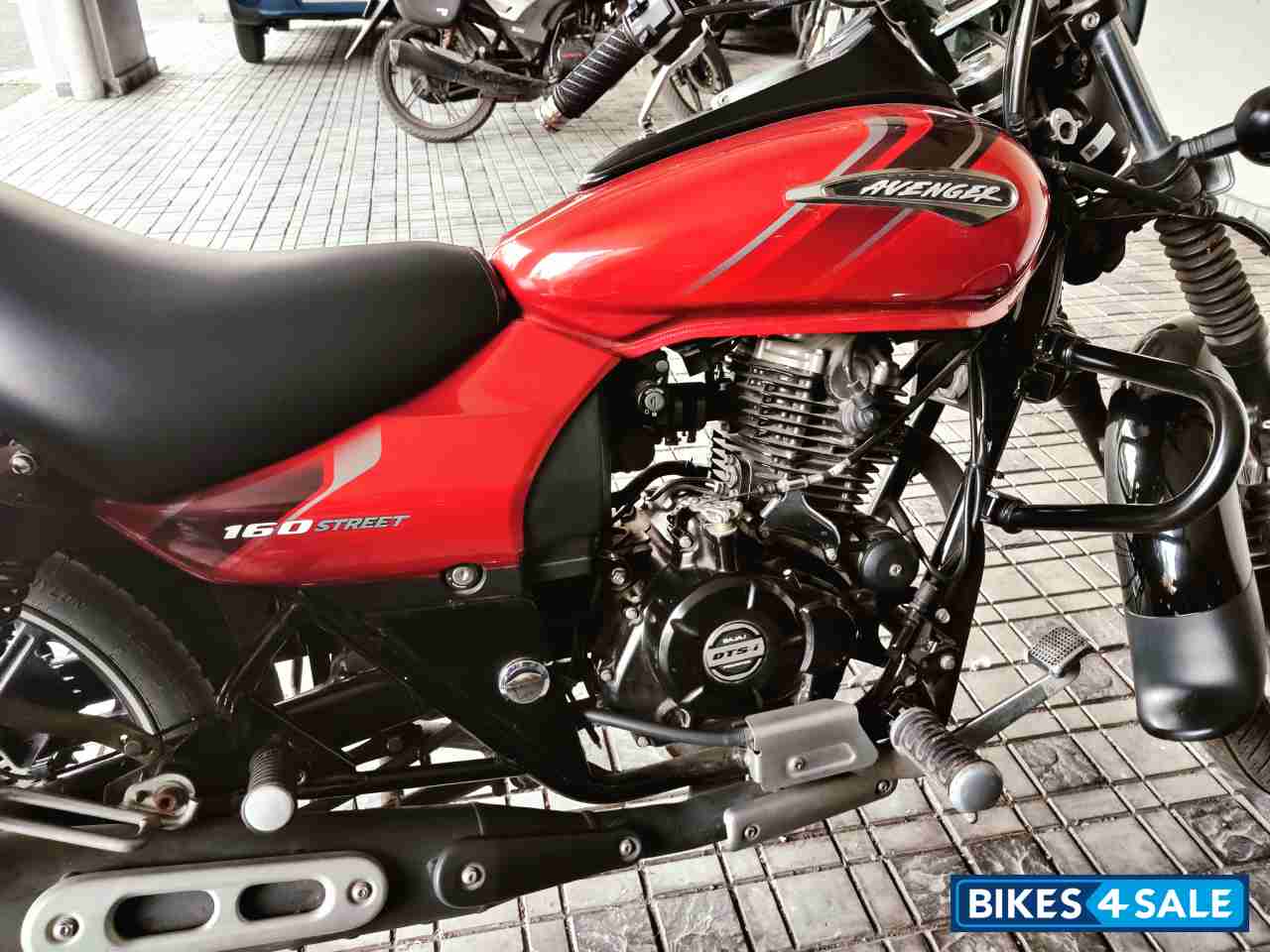 Red Bajaj Avenger Street 160