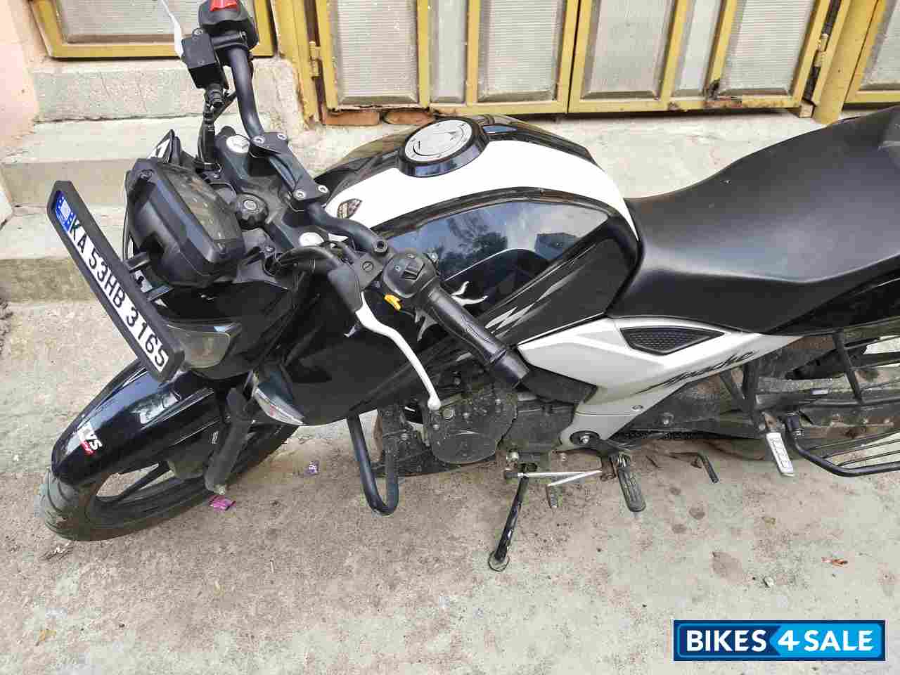 TVS Apache RTR 160 4V