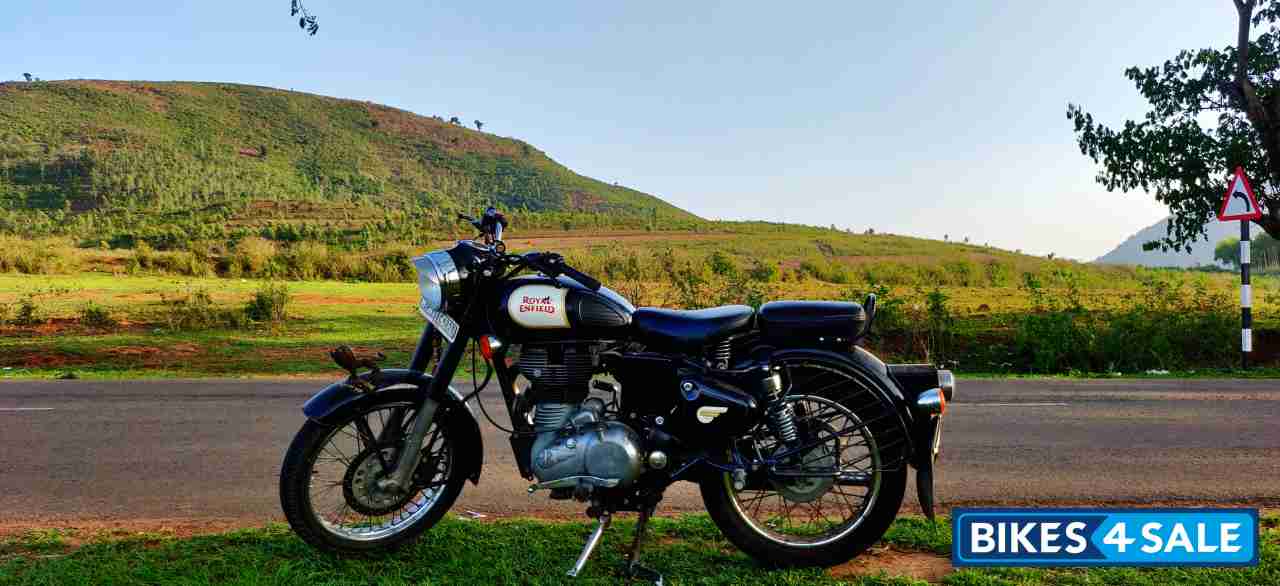 Black Royal Enfield Classic 350