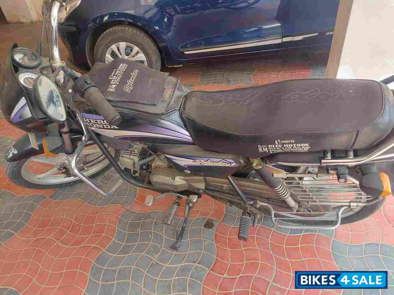 Metallic Black Hero Splendor Plus