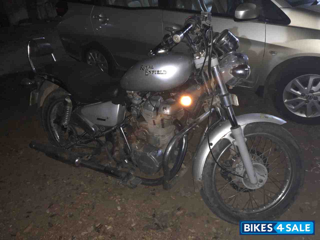 Silver Royal Enfield Thunderbird 350