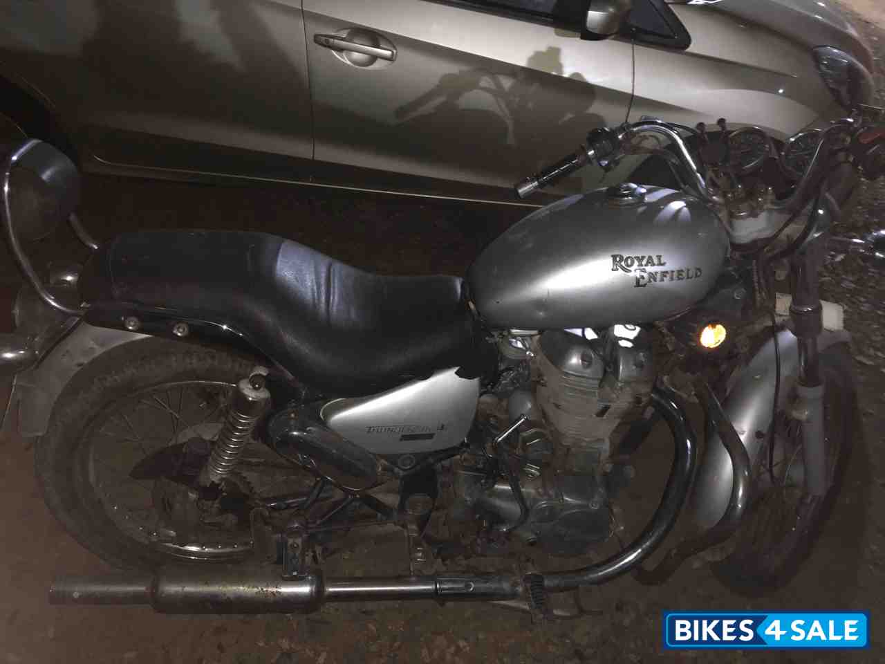 Silver Royal Enfield Thunderbird 350 Silver Royal Enfield Thunderbird 350