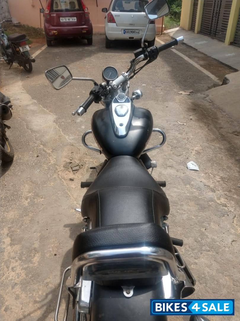 Bajaj Avenger 220 DTS-i Bajaj Avenger 220 DTS-i