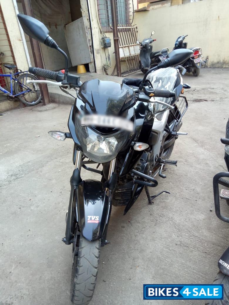 Black TVS Apache RTR 160 4V