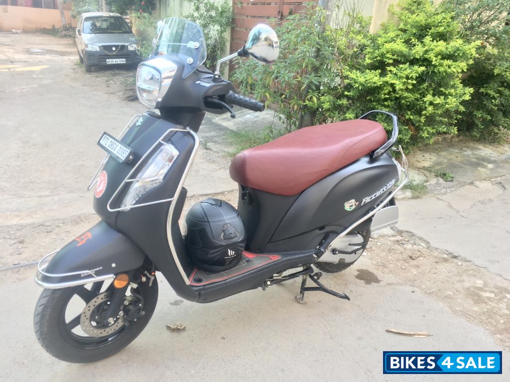 Black Suzuki Access 125 Special Edition BS6