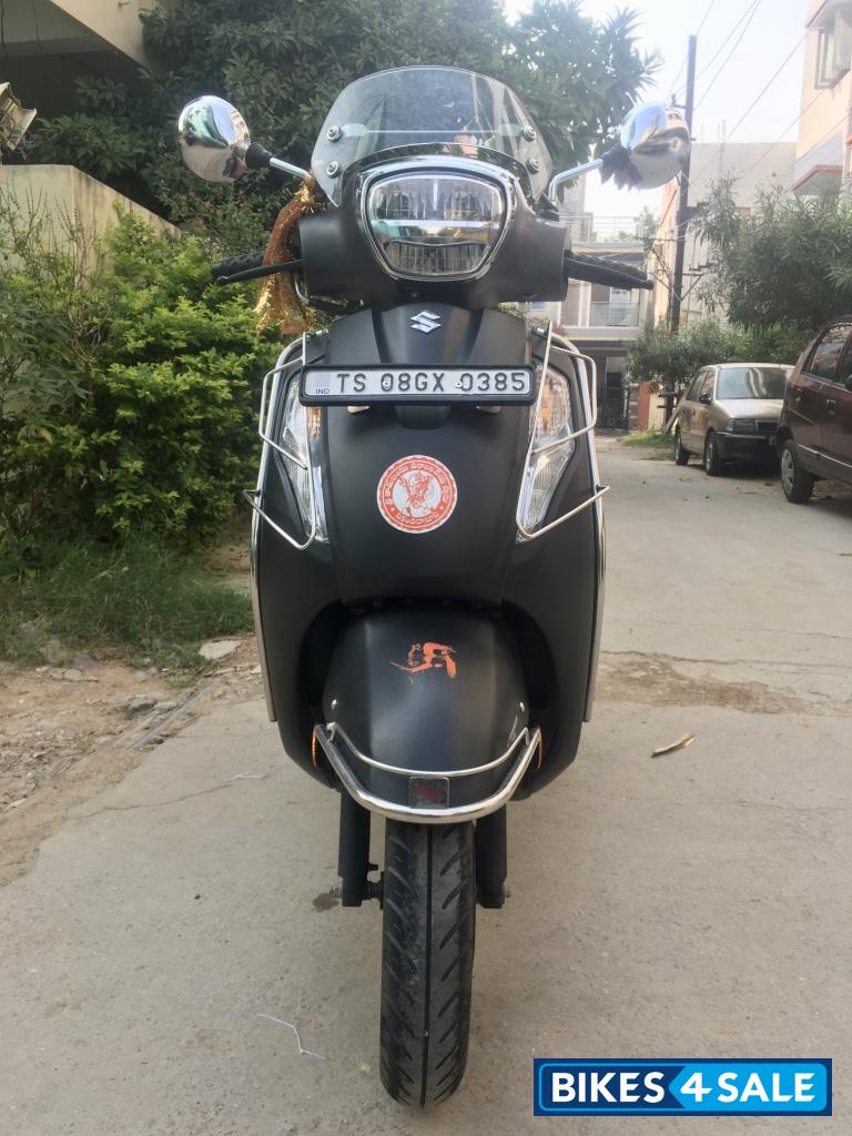 Black Suzuki Access 125 Special Edition BS6