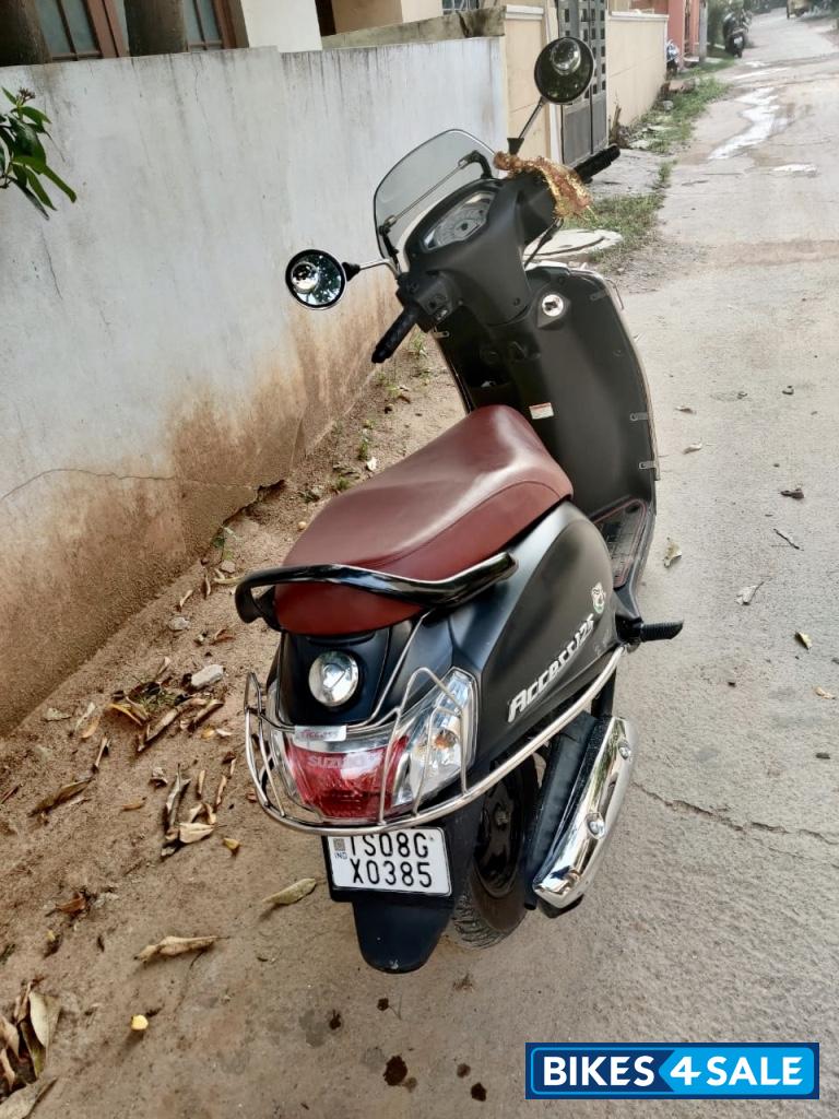 Black Suzuki Access 125 Special Edition BS6