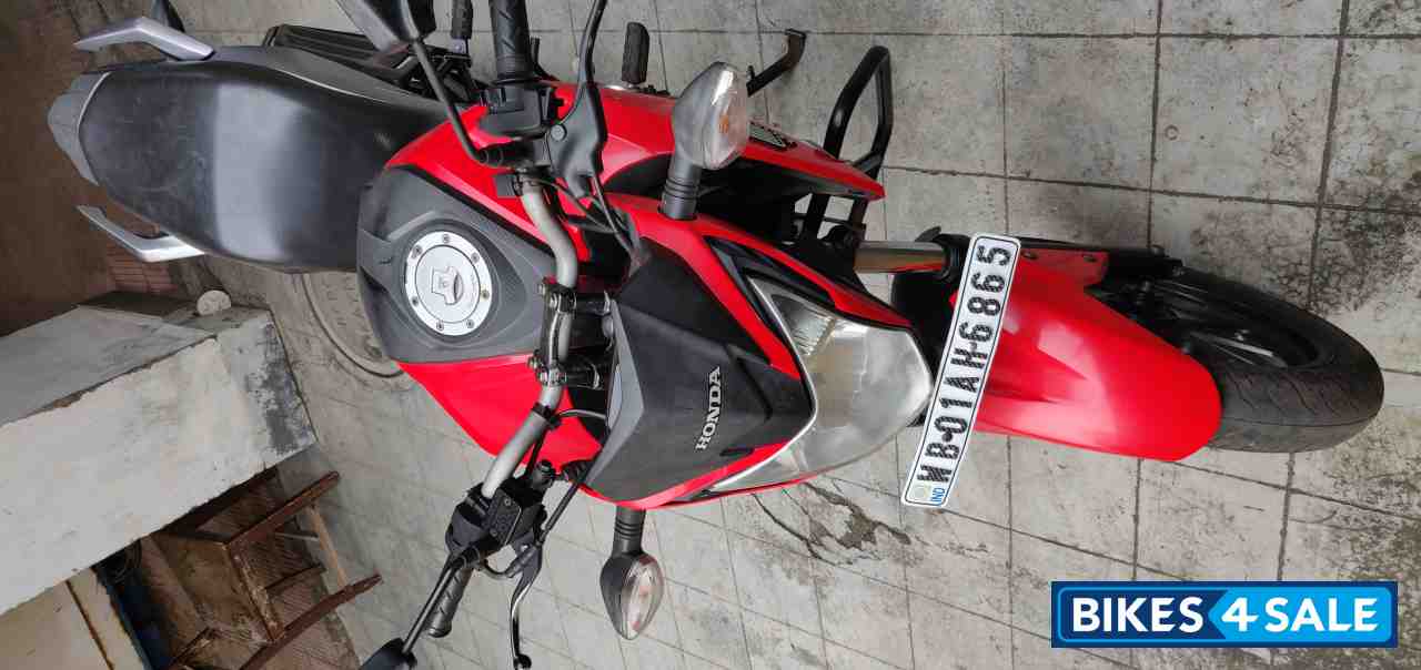 Red Honda CB Hornet 160R
