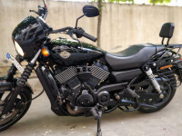Black Harley Davidson Street 750