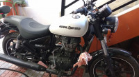 White Royal Enfield Thunderbird X 350