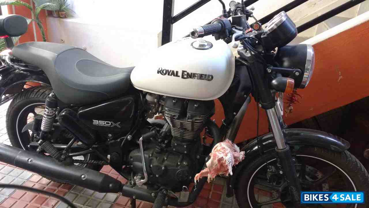 White Royal Enfield Thunderbird X 350