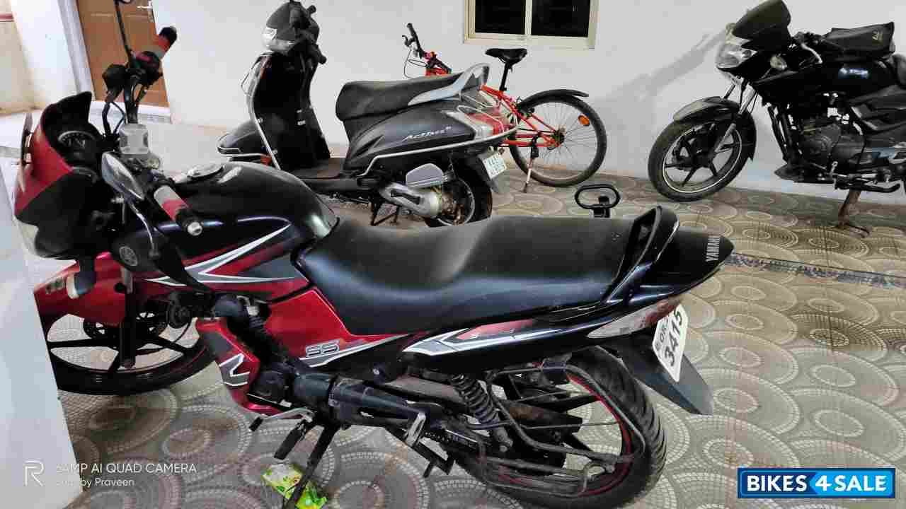 Red And Black Yamaha SS125