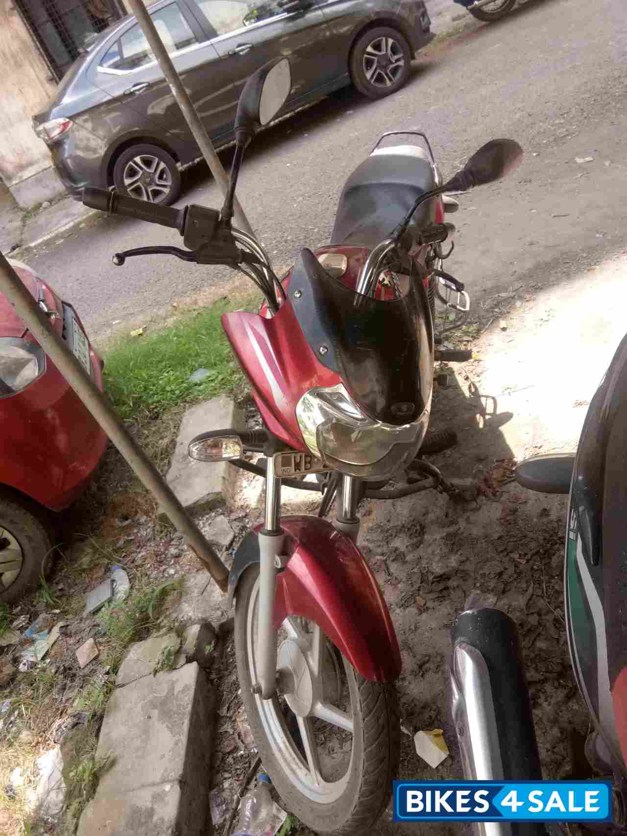 Red And Black Bajaj Discover 125 Red And Black Bajaj Discover 125