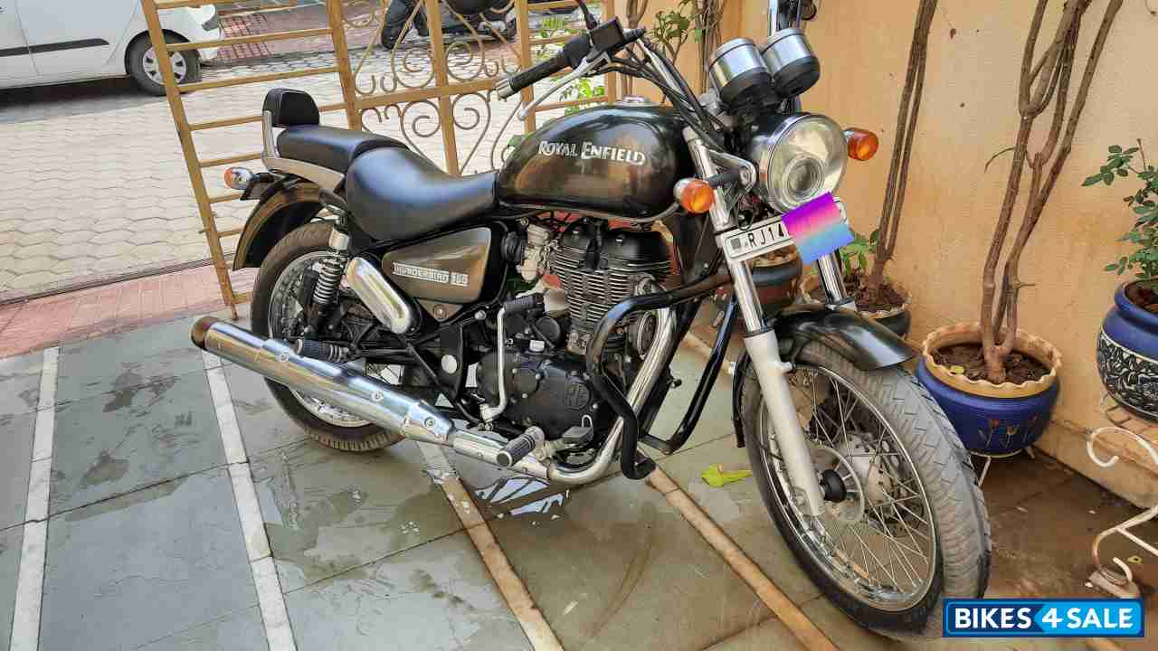 Lightning Royal Enfield Thunderbird 350