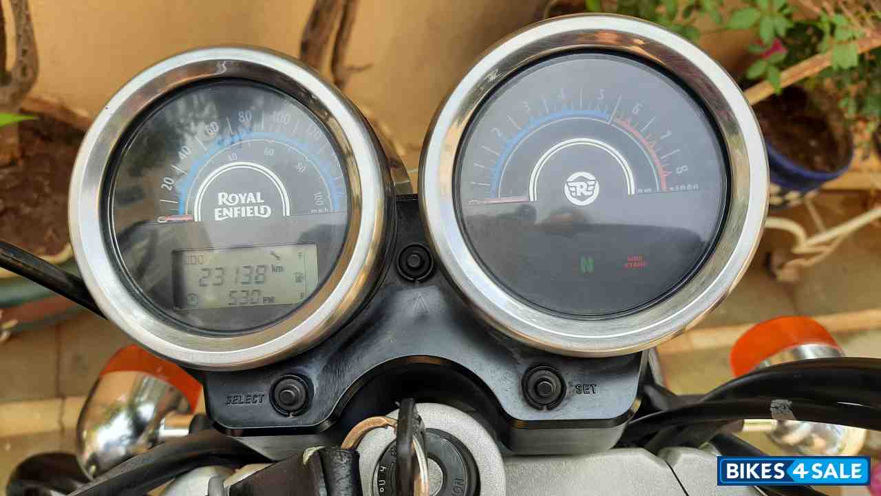 Lightning Royal Enfield Thunderbird 350 Lightning Royal Enfield Thunderbird 350