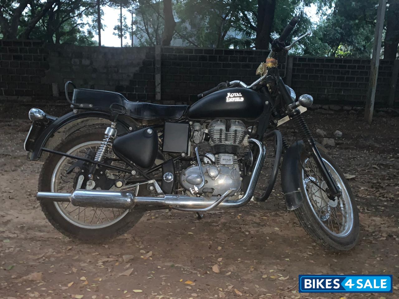 Black Royal Enfield Bullet Electra Twinspark