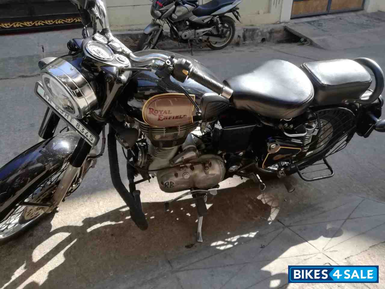 Black Royal Enfield Classic 350