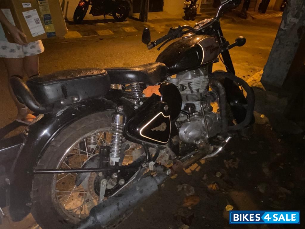 Black Royal Enfield Classic 350