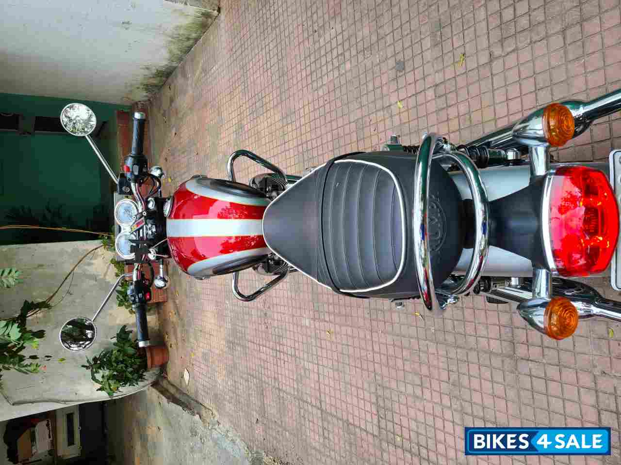 Cranberry Red And Silver Triumph Bonneville T120