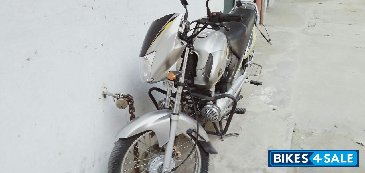 Silver Yamaha Gladiator