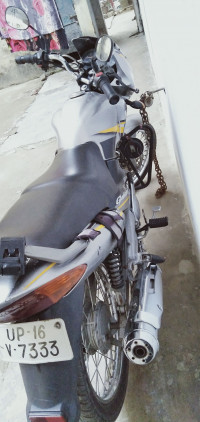 Silver Yamaha Gladiator