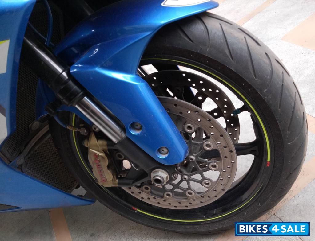 Metallic Triton Blue Suzuki GSX R1000