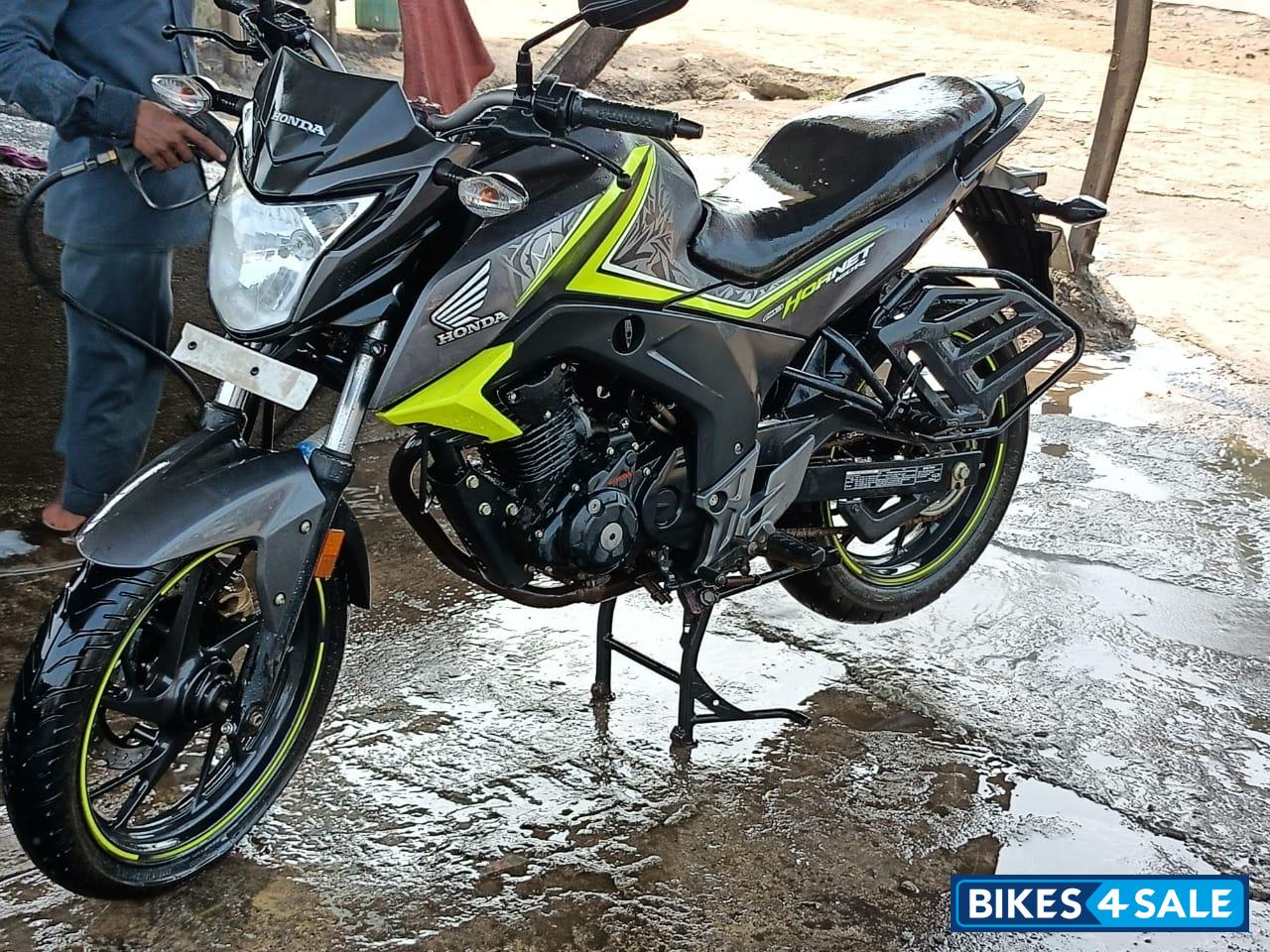 Honda CB Hornet 160R