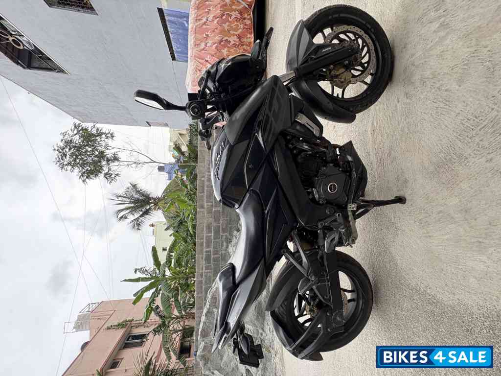 Bajaj Pulsar 200 NS