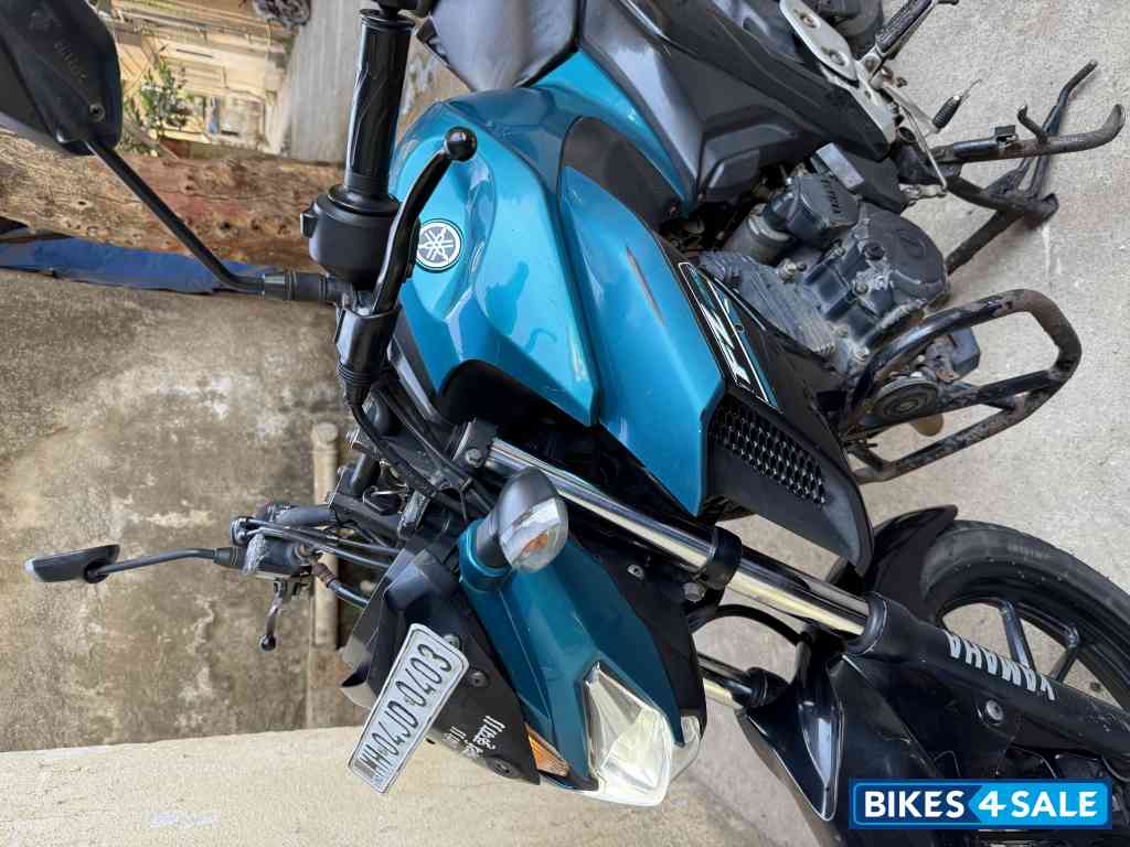Blue Yamaha FZ25