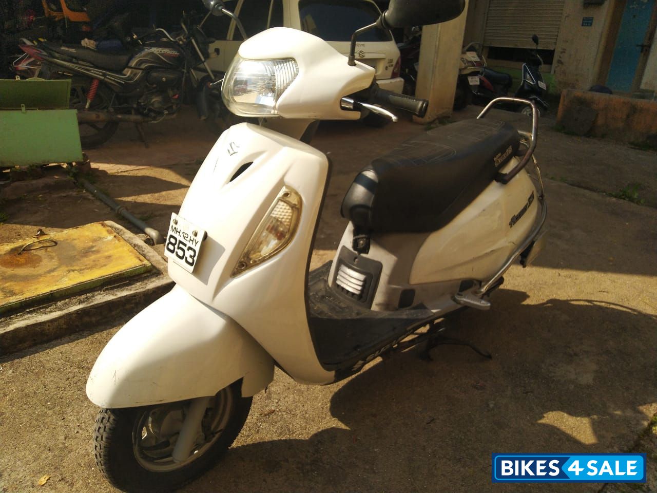 access 125 dealers near me