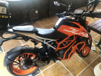 Orange KTM Duke 390