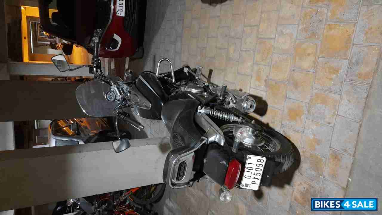 Bajaj Avenger Cruise 220