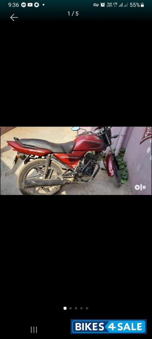 Red Honda Dream Neo