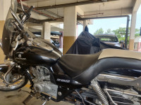 Black Bajaj Avenger 220 DTS-i